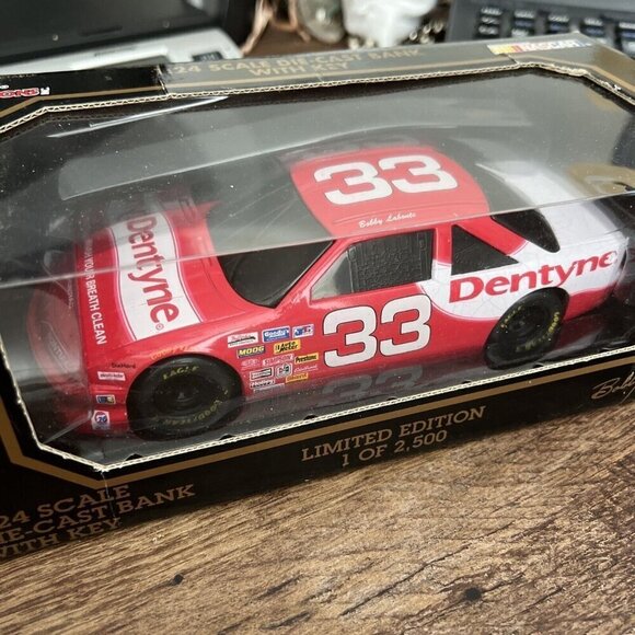 DIECAST RACING 1994 # 33 DENTYNE GUM BOBBY LABONTE 1/24 CAR NIB - Picture 1 of 8